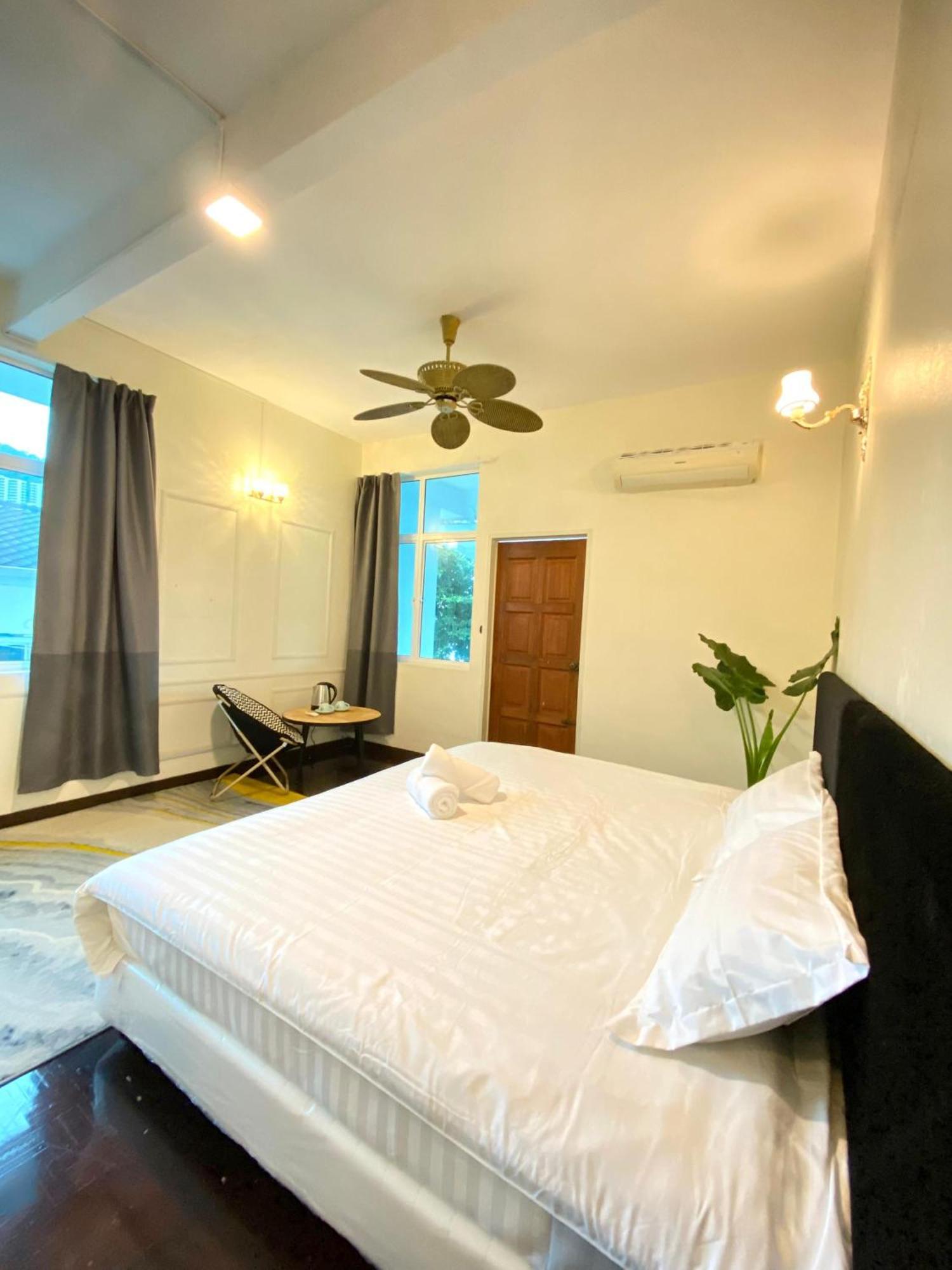 Seahome Boutique Hotel Tanjung Bungah  Exterior photo